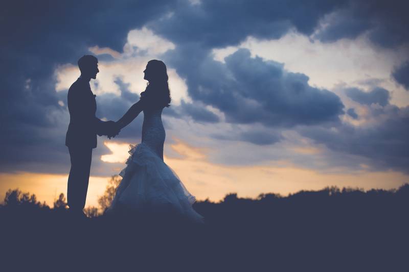 Organiser un mariage dans une salle de réception avec jardin près de Lyon